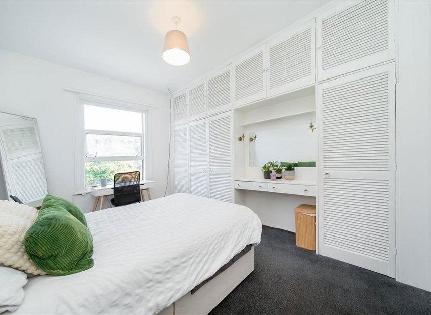 Flat Fordwych Road in Greater London