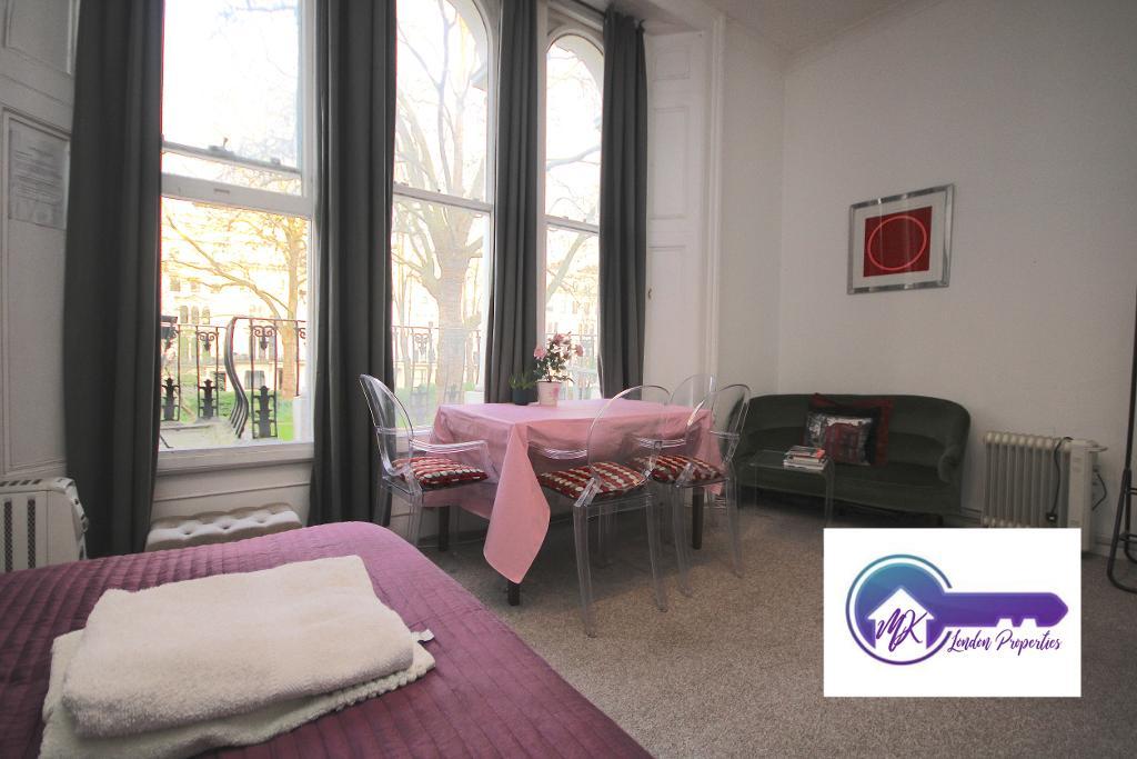 Flat Kensington Gardens Square in City of Westminster