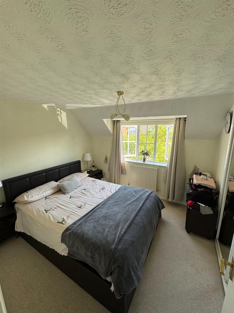 House Cornfield Close in Bradley Stoke