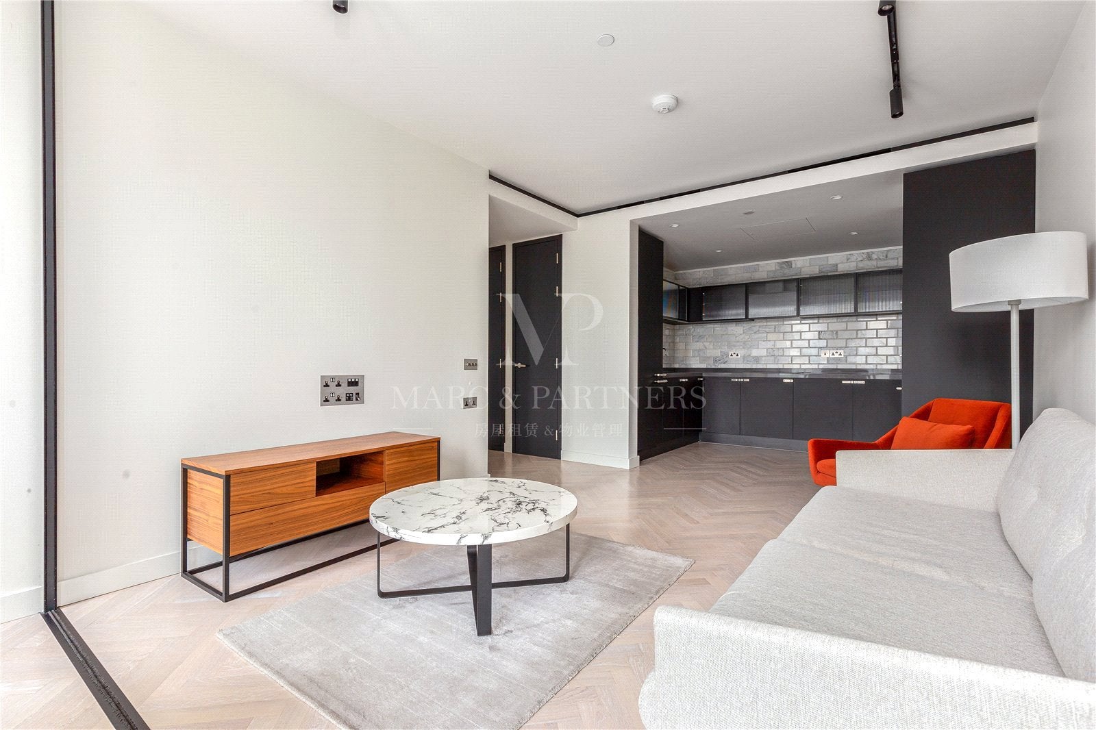 Flat Crown Place in Greater London