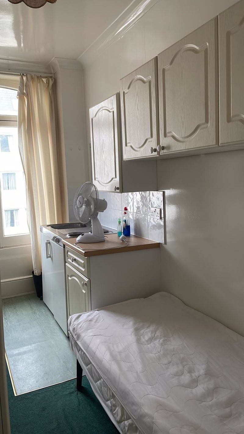 Room Collingham Road in Greater London