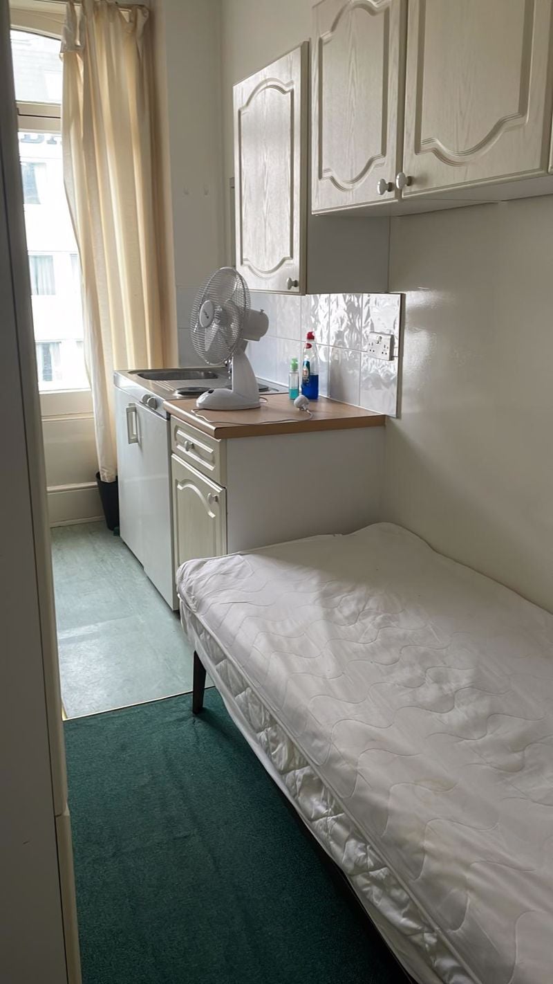 Room Collingham Road in Greater London