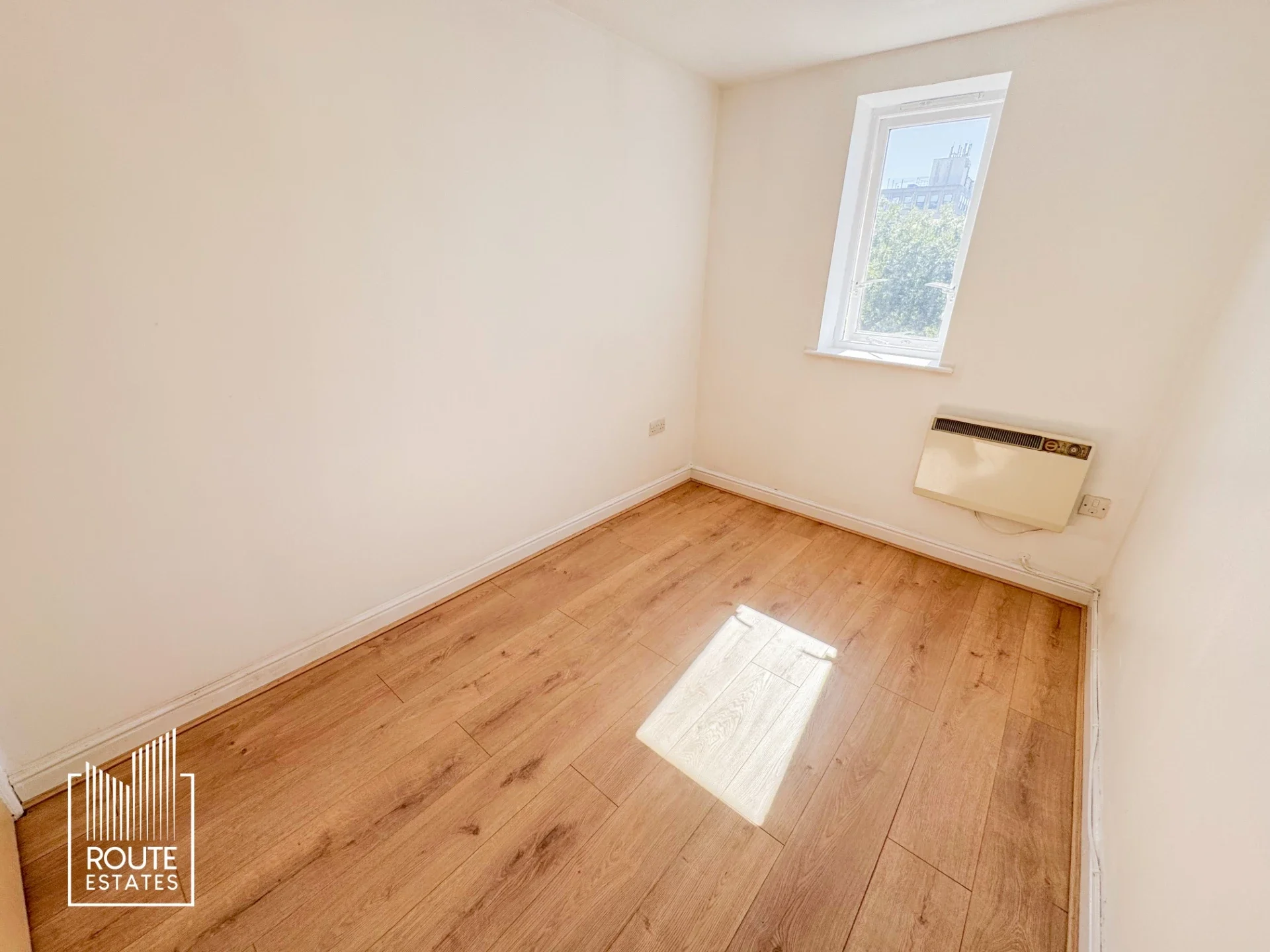 Flat Orton Grove in London