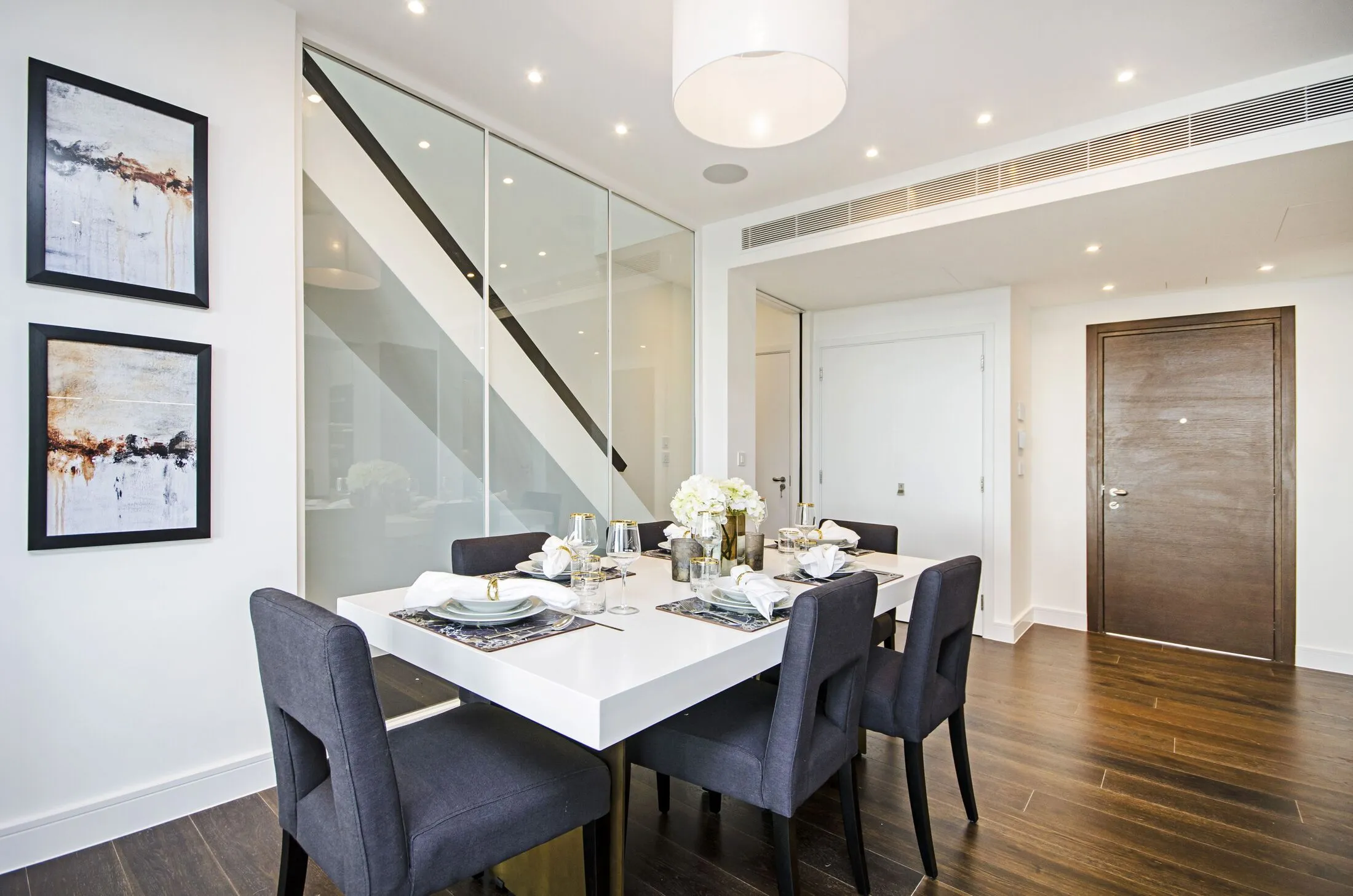 Flat Swiss Terrace in Greater London