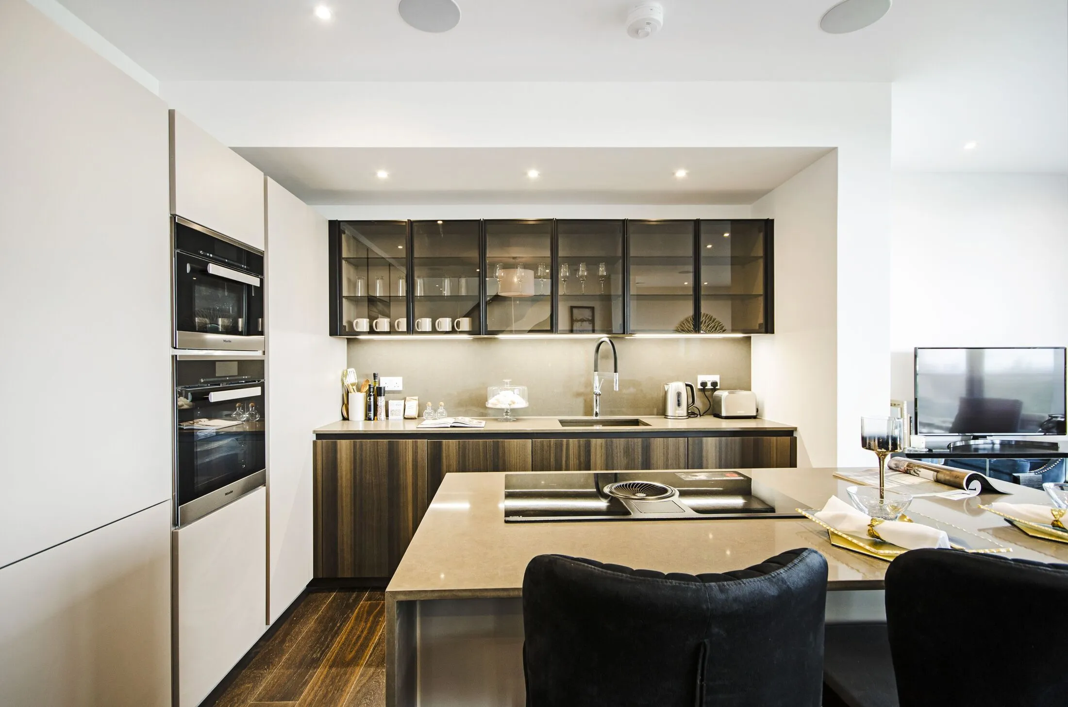 Flat Swiss Terrace in Greater London