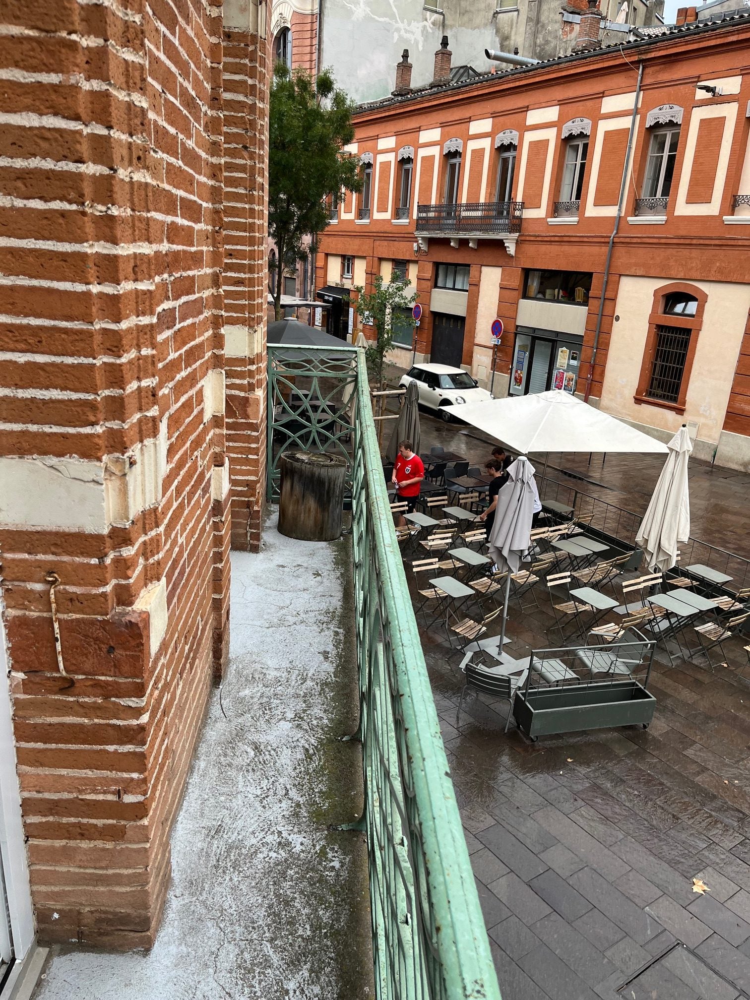 Flat Place de la Daurade in Toulouse