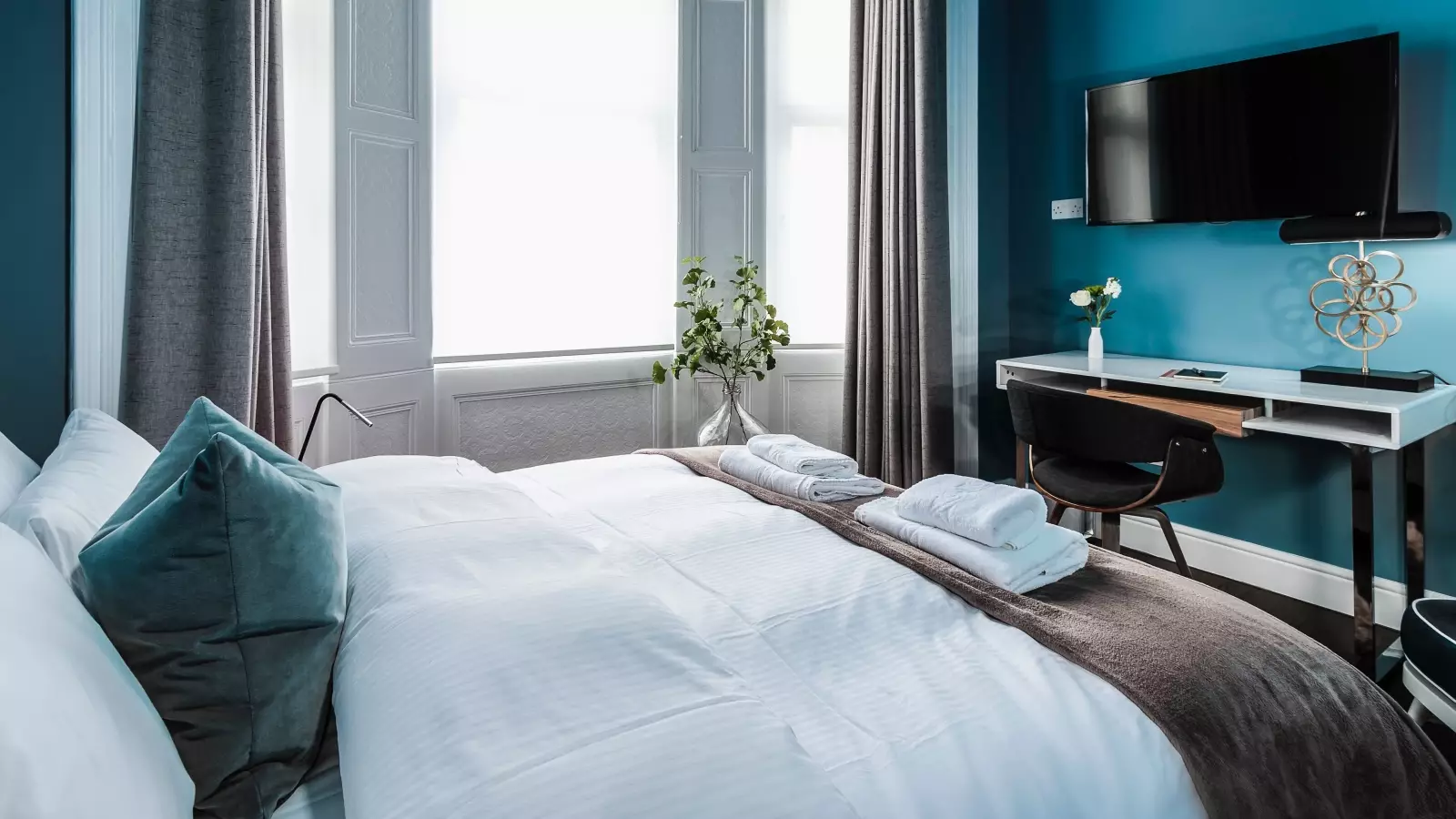 Flat Knaresborough Place in Greater London