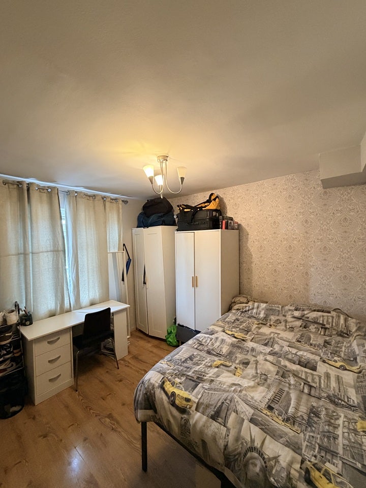 Room Frensham Drive in Greater London