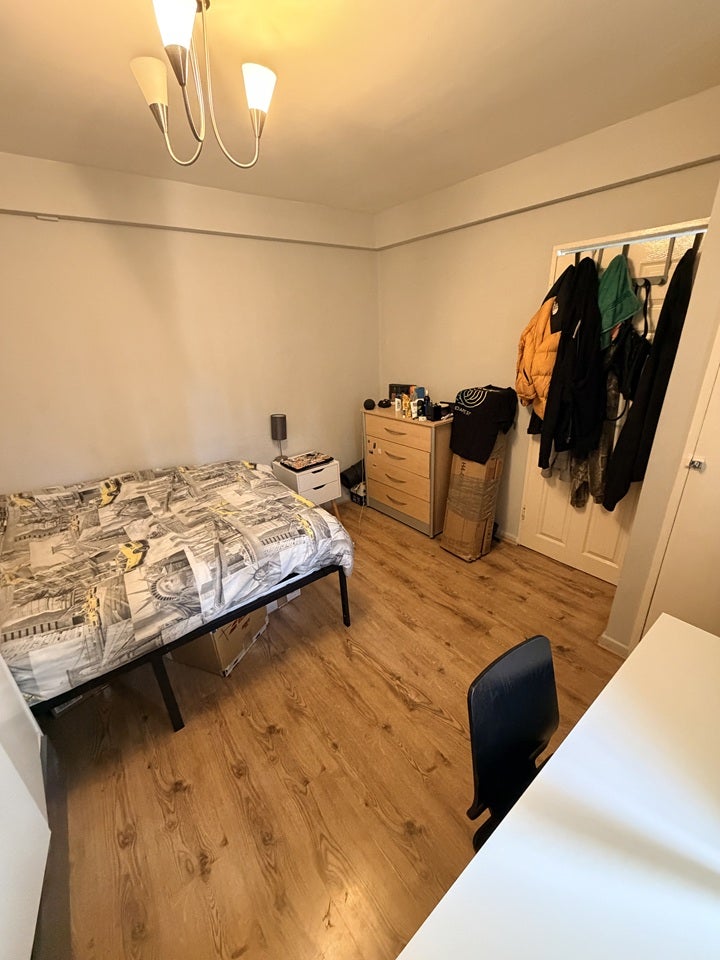 Room Frensham Drive in Greater London