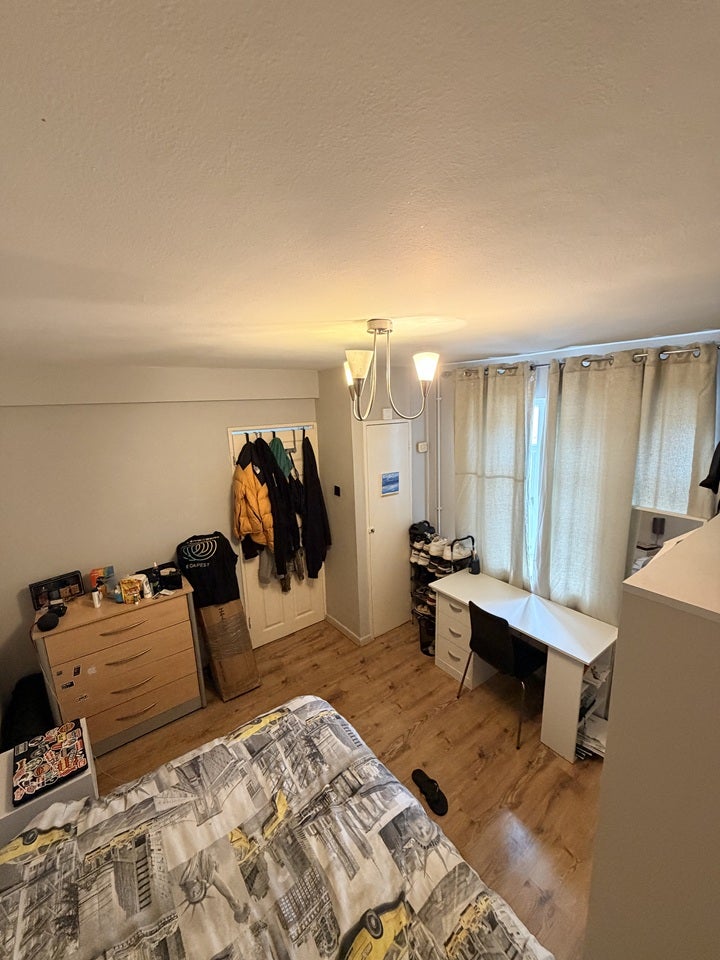 Room Frensham Drive in Greater London
