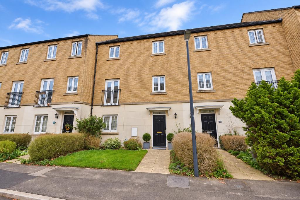 House Harlow Crescent in Milton Keynes