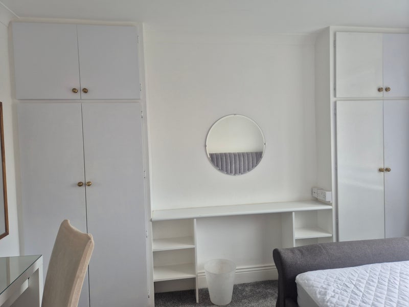 Room Plessey Crescent in North Tyneside