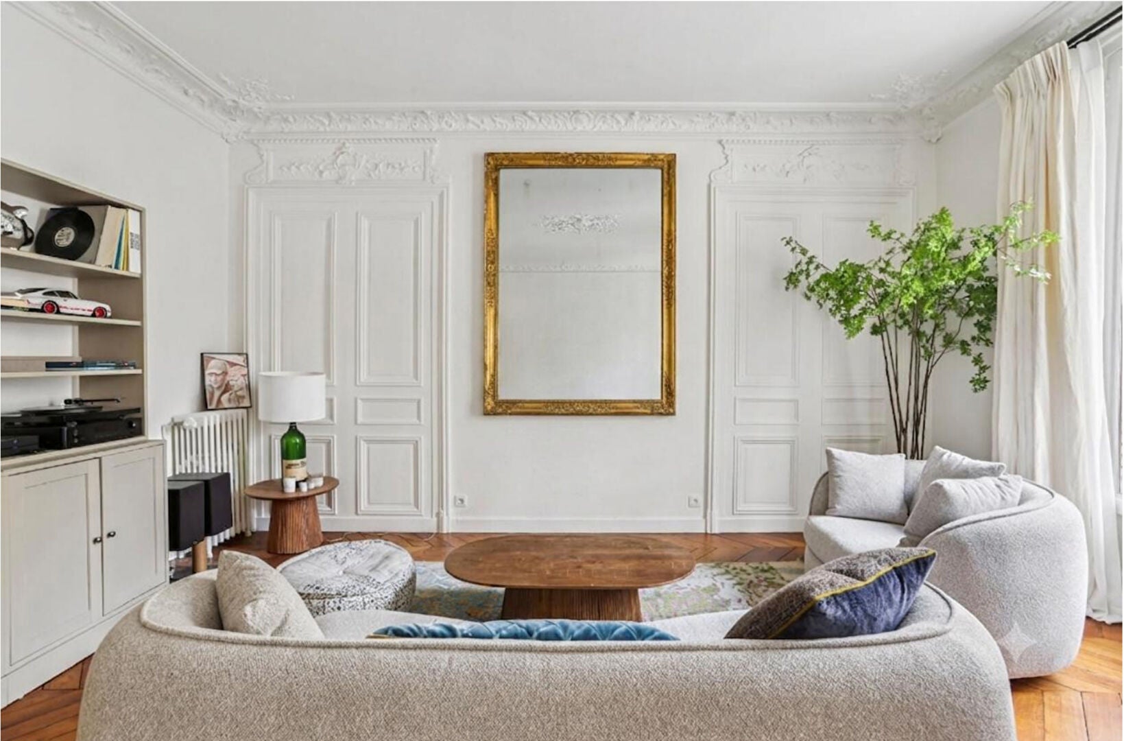 Flat Rue du Faubourg Saint-Honoré in Paris
