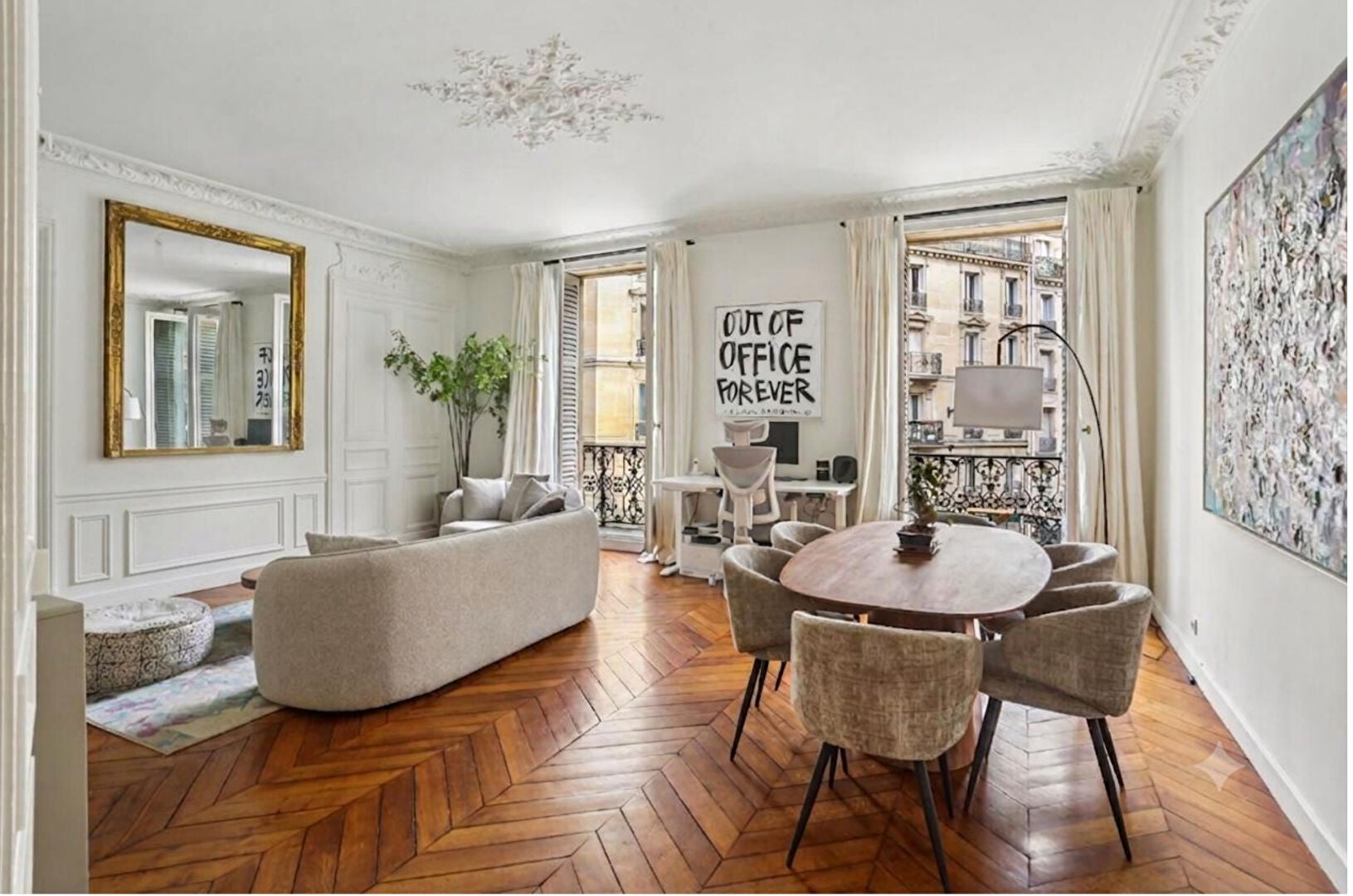 Flat Rue du Faubourg Saint-Honoré in Paris