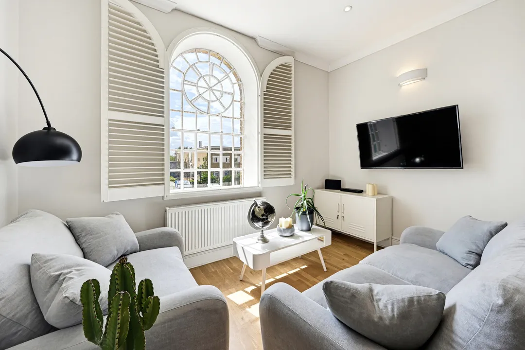 Flat Hatton Wall in London