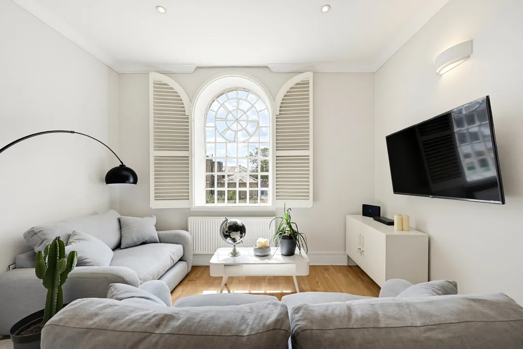 Flat Hatton Wall in London