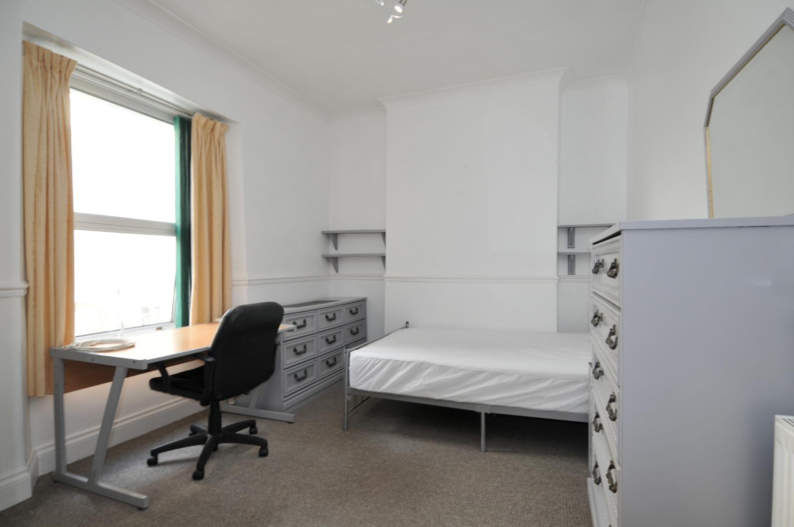 Room Wellington Street in Plymouth