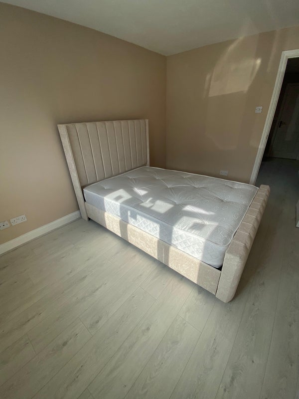 Room Headington Road in Maidenhead