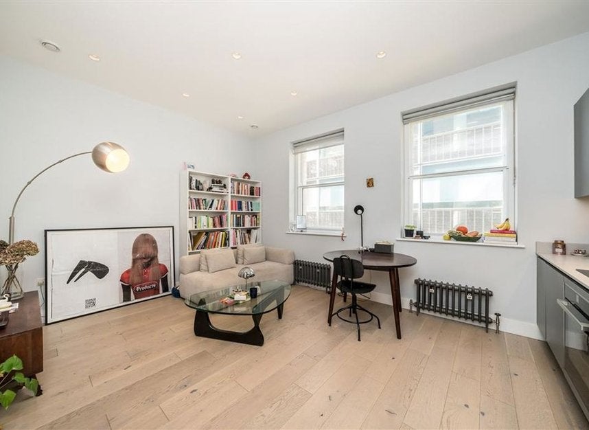 Flat Berwick Street in City of Westminster
