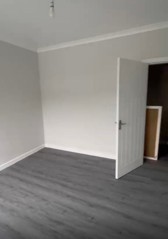 Room Paisley Road West in Glasgow