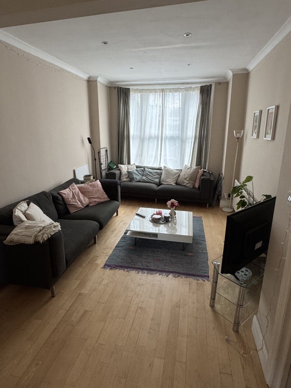 Room Edenhurst Avenue in Greater London