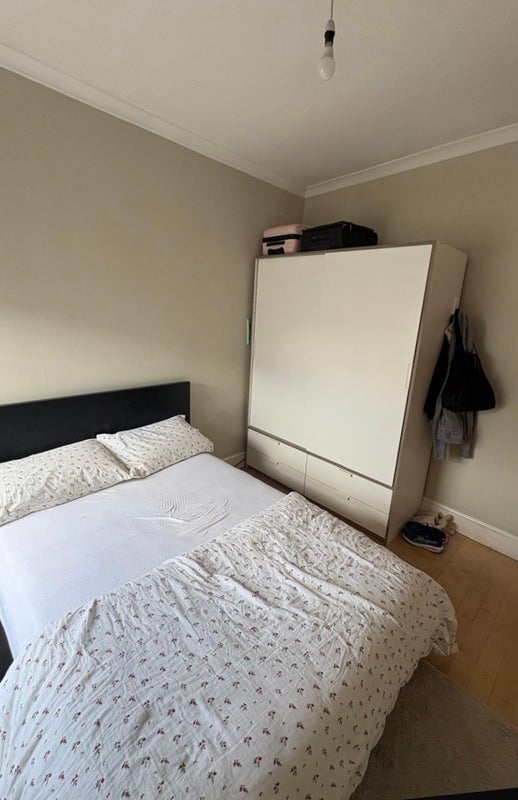 Room Edenhurst Avenue in Greater London