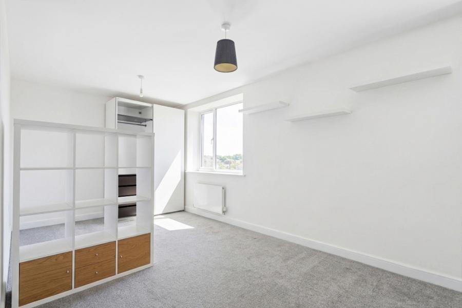Flat Ladysmith Road in Greater London