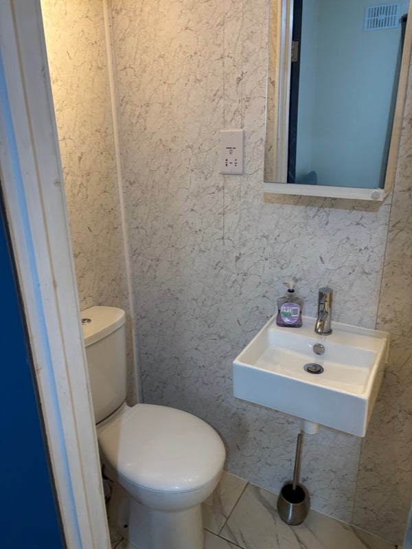 Room Burrage Place in Greater London