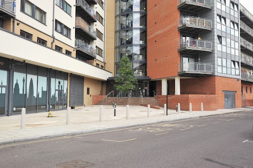 Flat Netley Road in Greater London