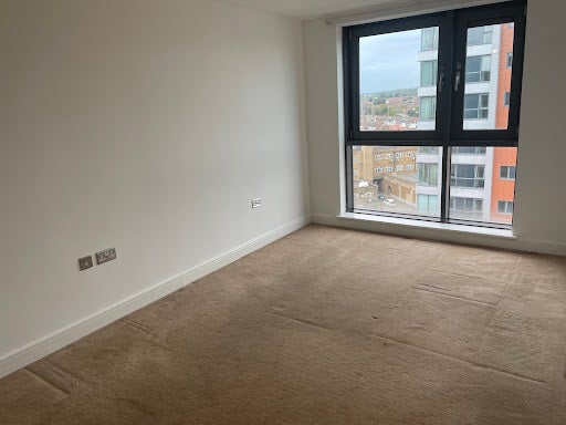 Flat Netley Road in Greater London
