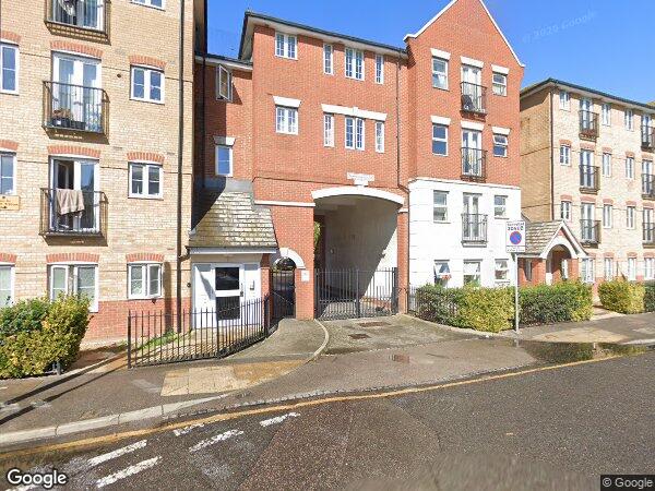 Flat Tanner Street in Greater London