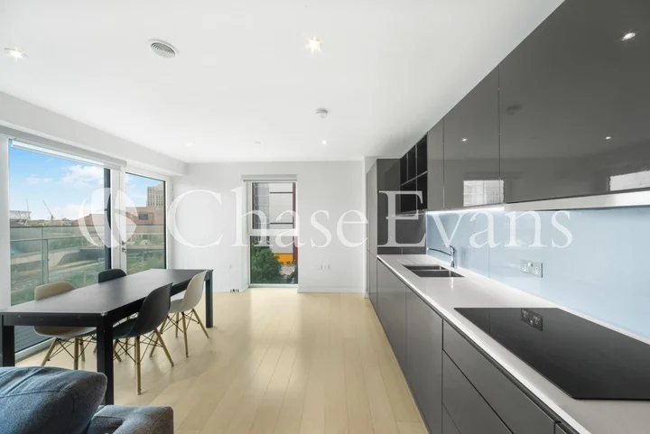 Flat Carpenters Road in Greater London