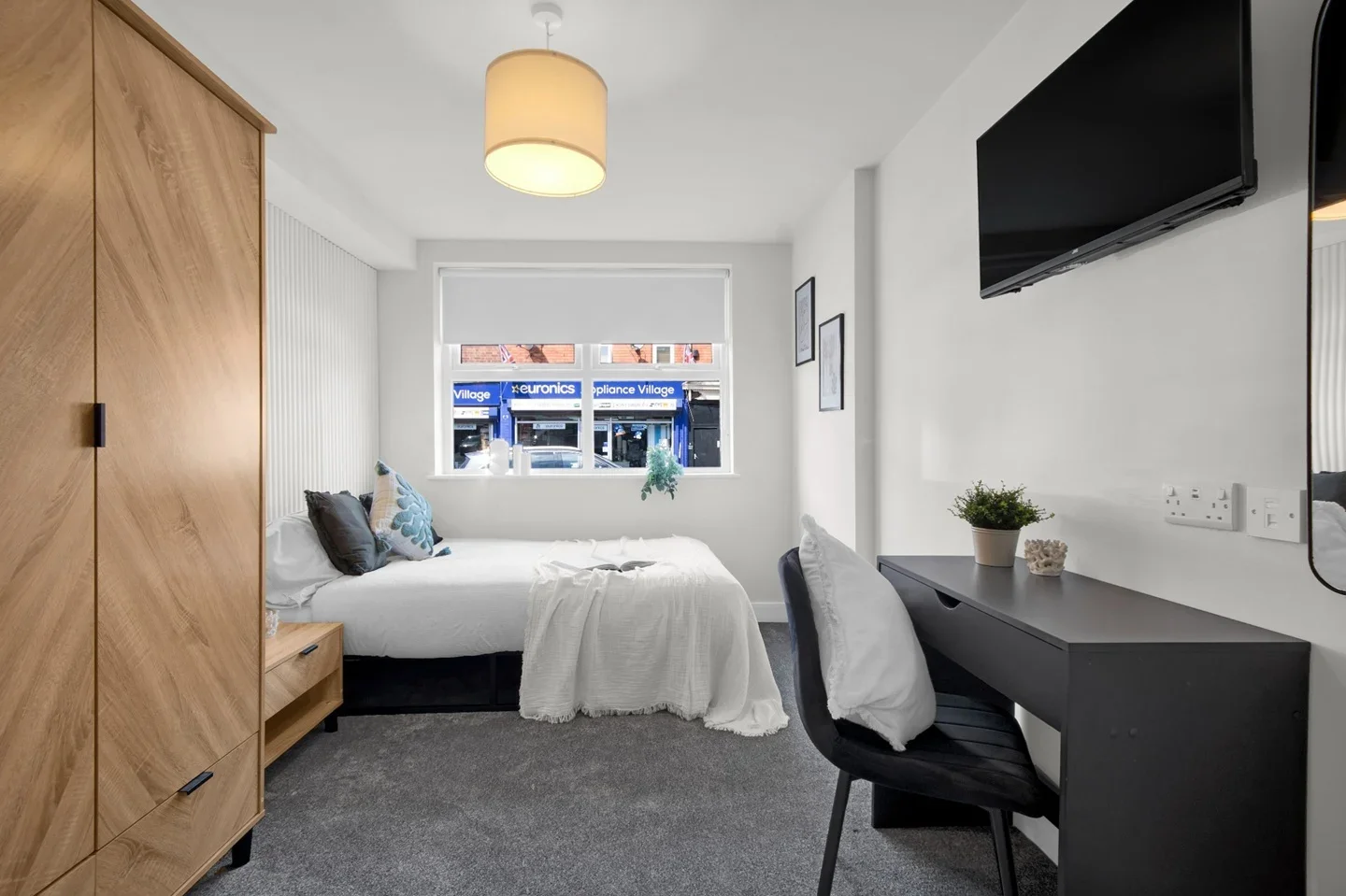 Room Derby Road in Nottingham