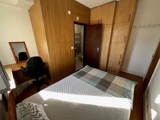 Room Hencroft Street North in Slough