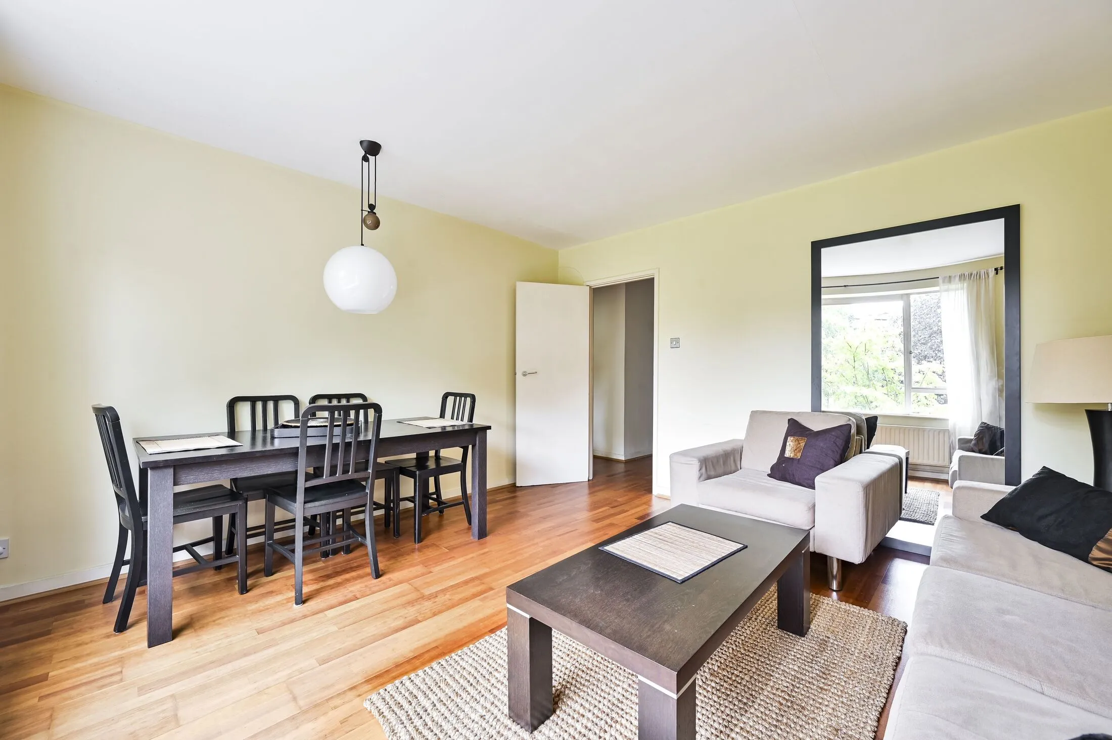 Flat Philbeach Gardens in Greater London