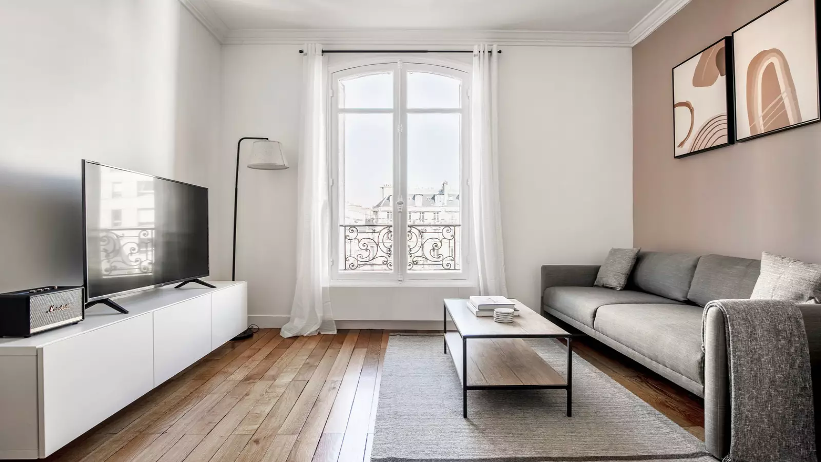 Flat Avenue Hoche in Paris