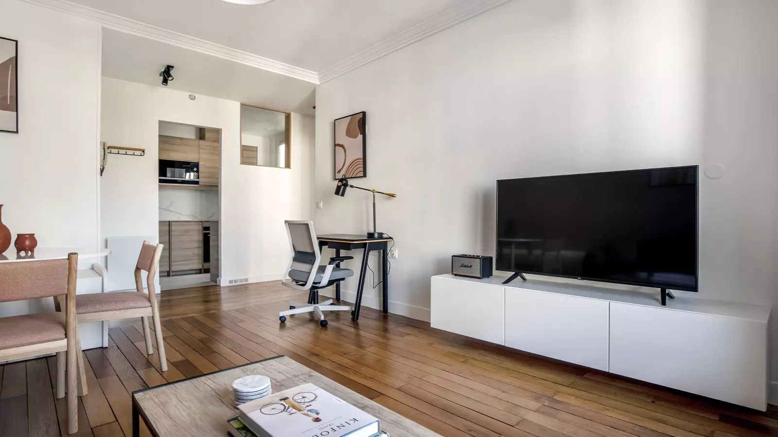 Appartement Avenue Hoche à Paris