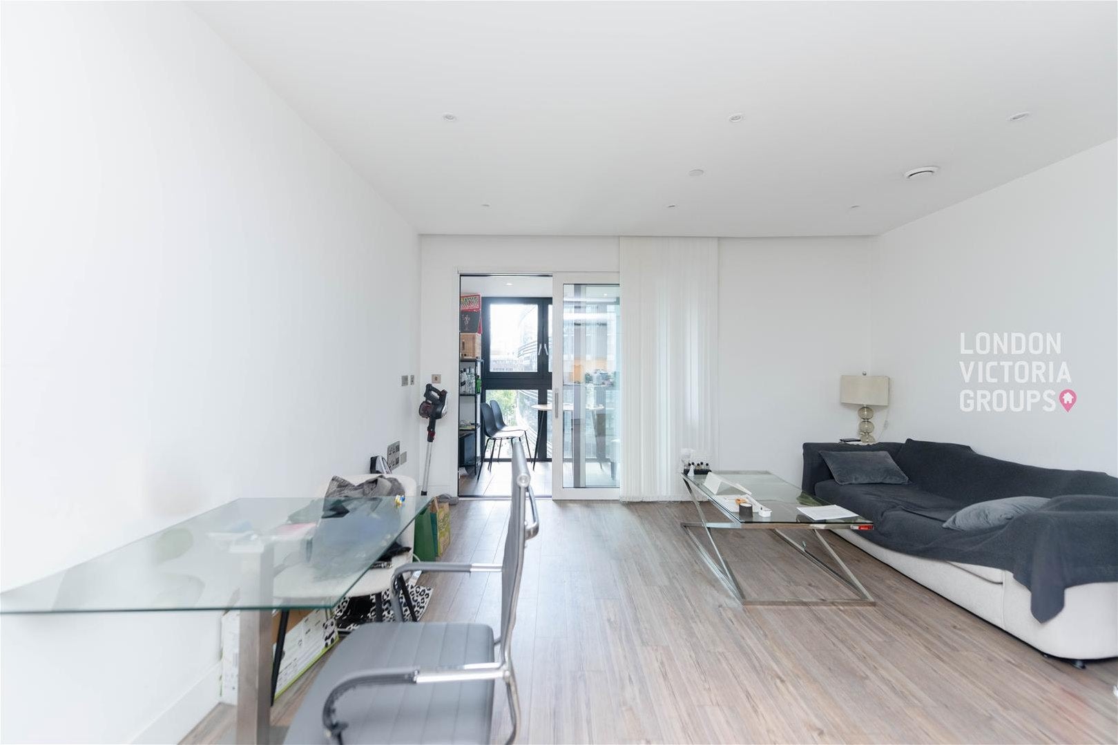 Flat New Drum Street in Greater London