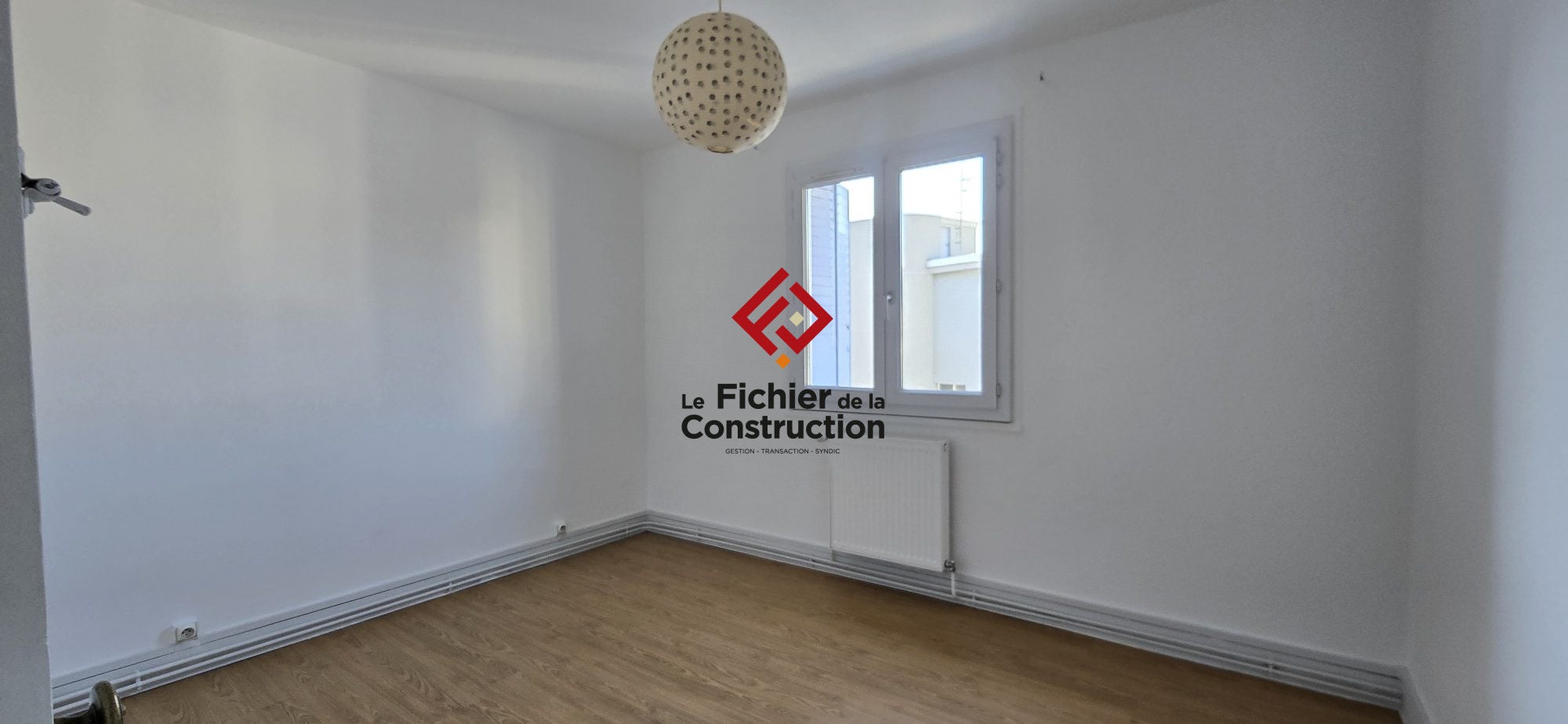 Flat Place Hubert Dubedout in Grenoble