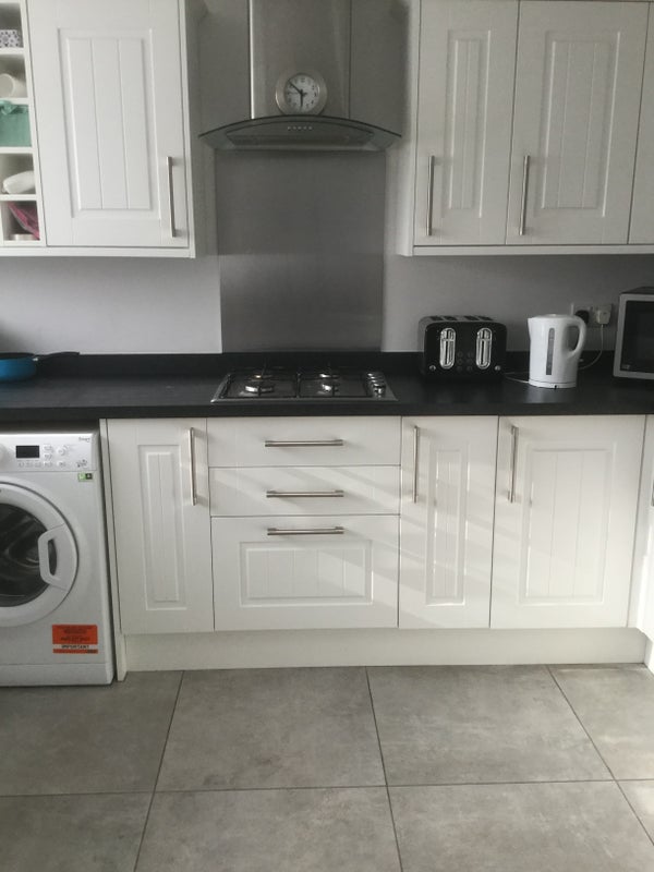 Room Llewellyn Road in Royal Leamington Spa
