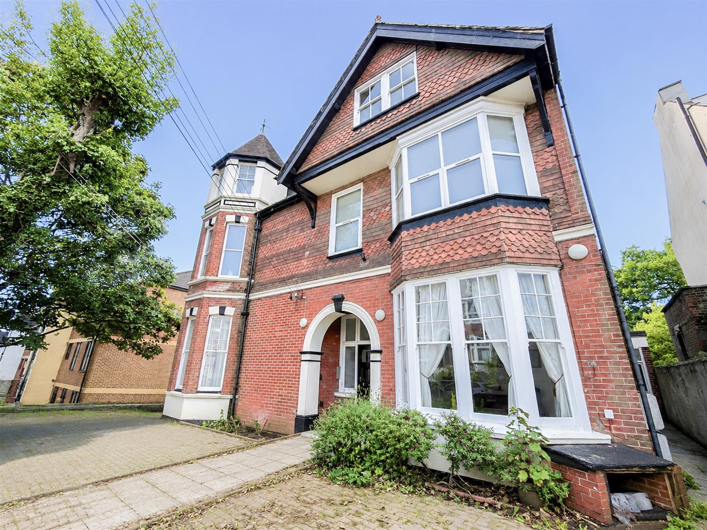 Flat Woodland Vale Road in St Leonards
