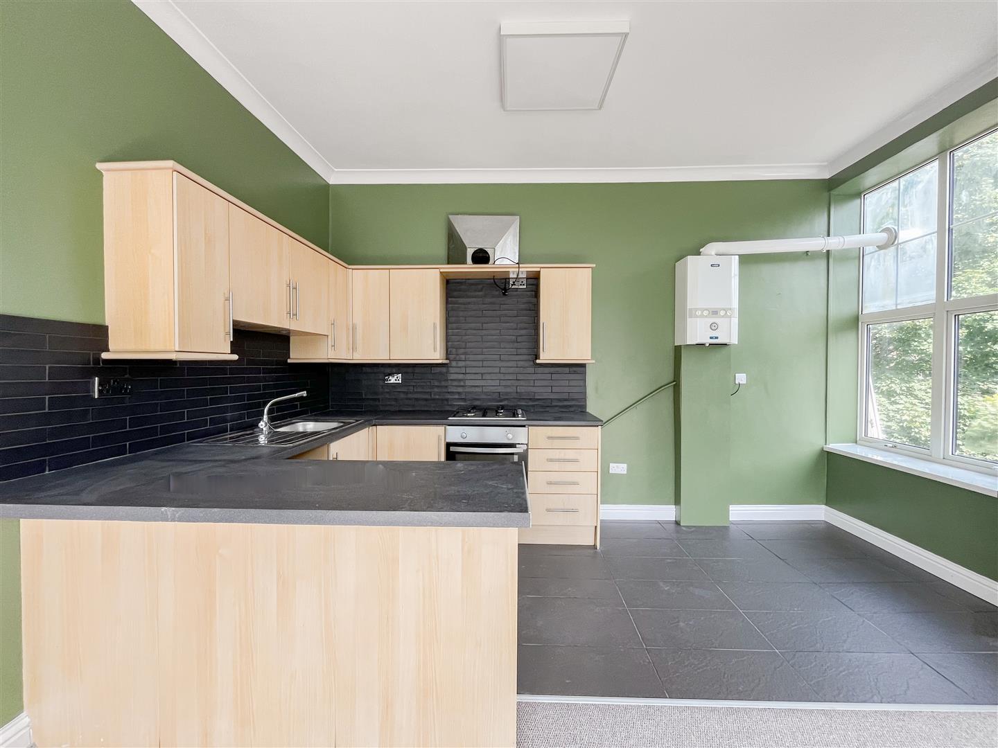 Flat Woodland Vale Road in St Leonards