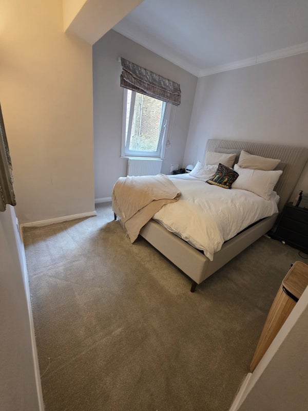 Flat Alderney Street in City of Westminster