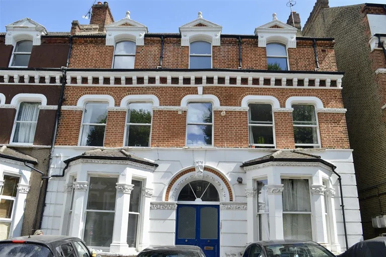 Flat Pepys Road in Greater London