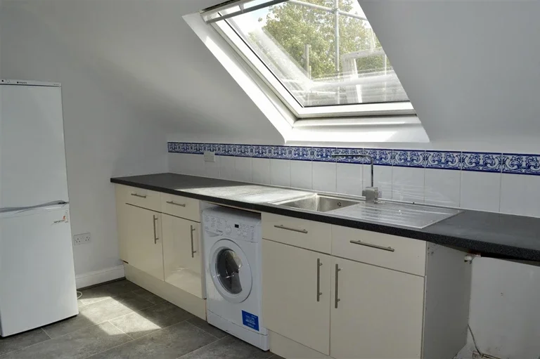 Flat Pepys Road in Greater London