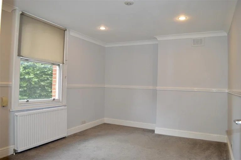 Flat Pepys Road in Greater London