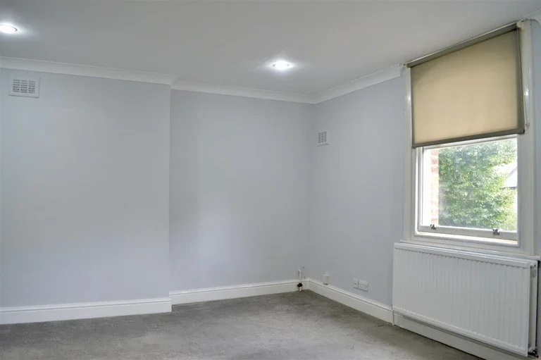 Flat Pepys Road in Greater London