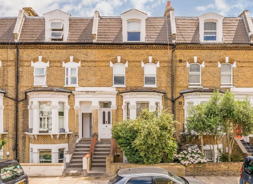 Flat Elysium Place in Greater London