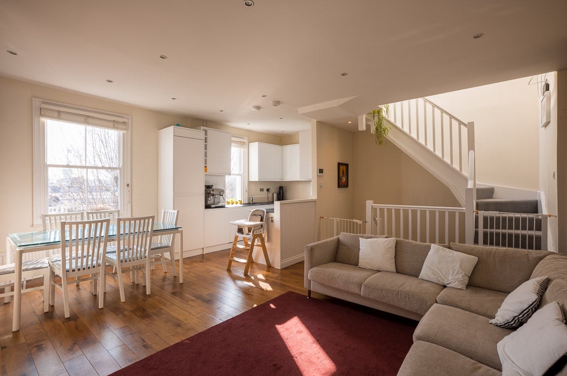 Flat Addison Gardens in Greater London