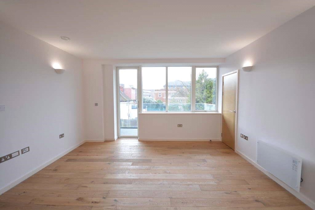 Flat East Street in Epsom and Ewell